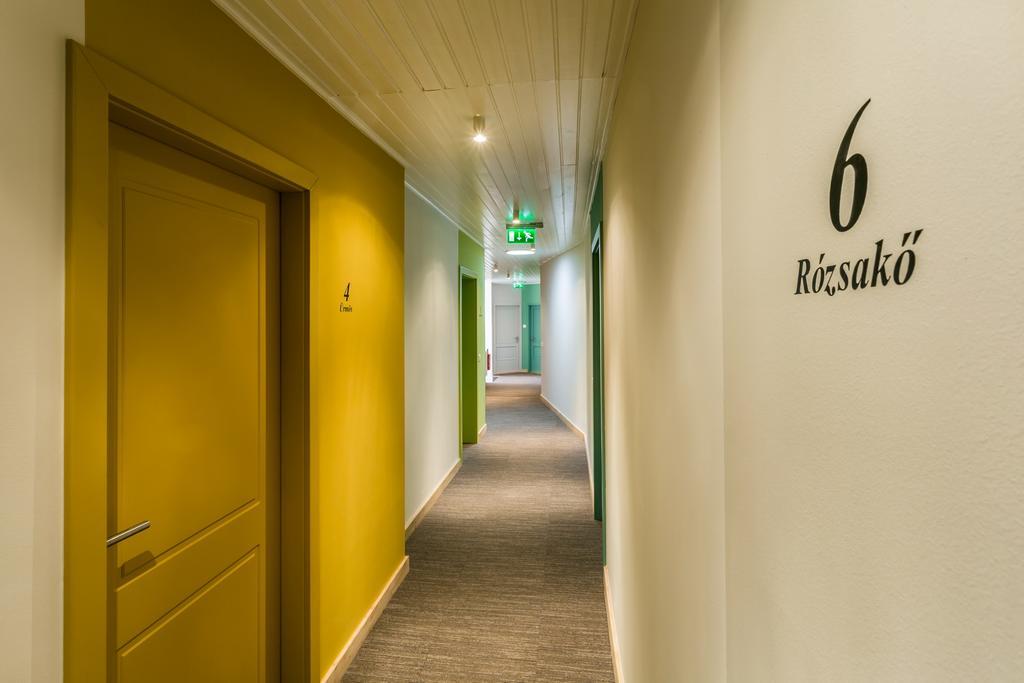 Borbaratok Panzio Hotell Badacsonytomaj Eksteriør bilde